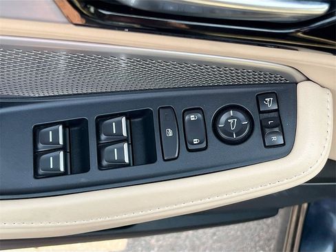 Used 2024 Acura MDX SH-AWD w/ Technology Package image 18