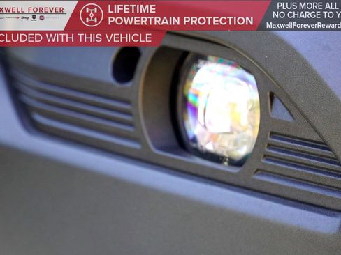 Used 2024 GMC Canyon AT4 w/ AT4 Premium Package image 5