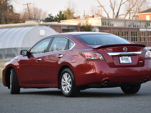 Used 2014 Nissan Altima 2.5 S w/ Sport Value Package image 7