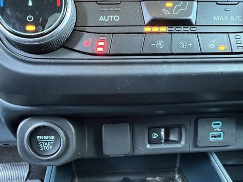 Used 2024 Ford Maverick Lariat w/ Black Appearance Package image 27