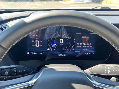 Used 2025 Chevrolet Traverse Z71 AWD/4WD image 26