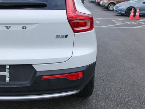 Used 2025 Volvo XC40 B5 Plus image 47