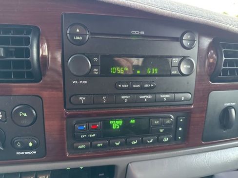 Used 2005 Ford F250 Lariat image 37