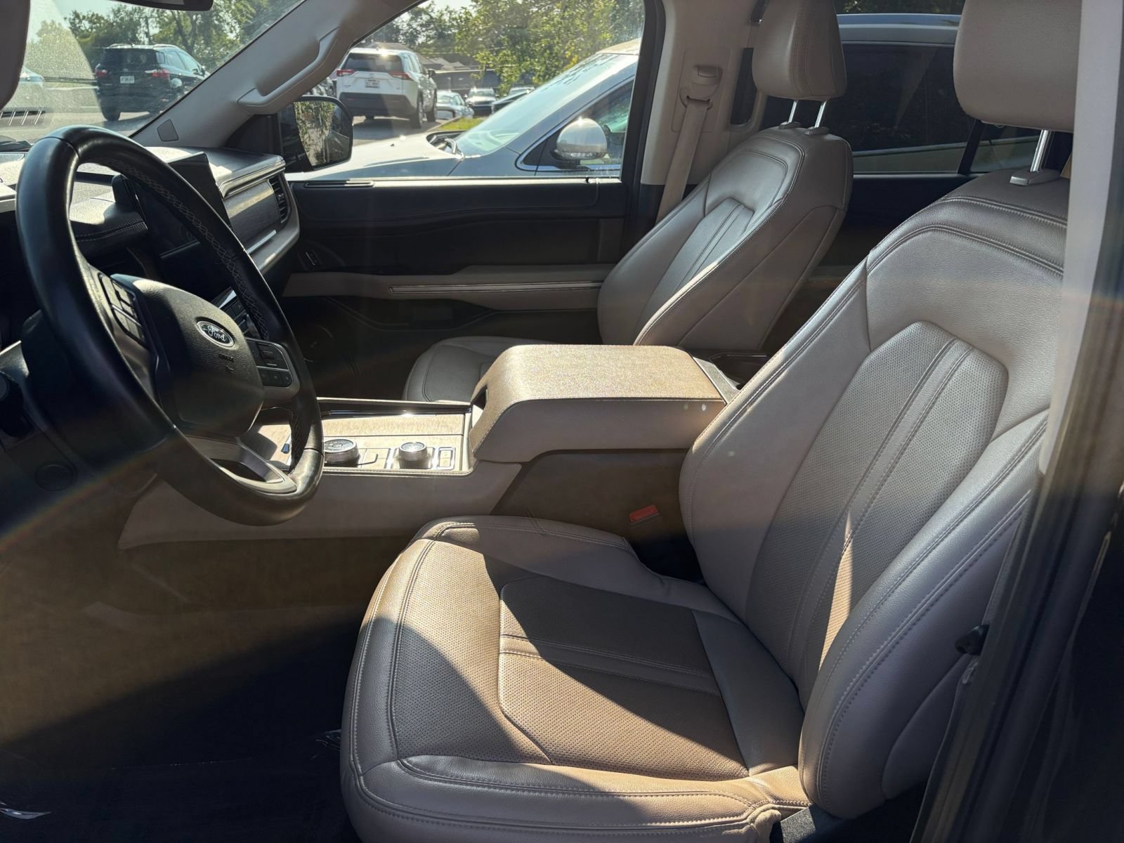 Used 2024 Ford Expedition Limited AWD/4WD image 29