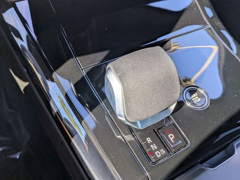 New 2026 Land Rover Range Rover Sport SE image 12