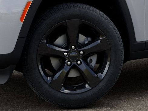 New 2026 Jeep Grand Cherokee Limited w/ Limited Altitude Package image 4