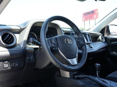 Used 2017 Toyota RAV4 XLE AWD/4WD image 14