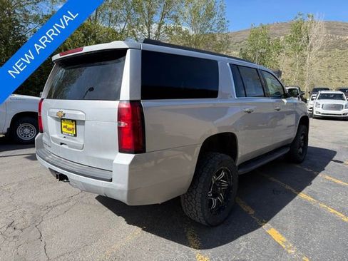 Used 2018 Chevrolet Suburban LT AWD/4WD image 6