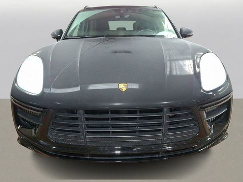 Used 2021 Porsche Macan Turbo image 2
