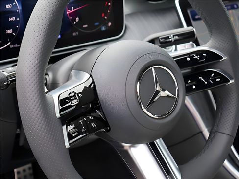 Used 2025 Mercedes-Benz C 300 4MATIC Sedan image 20