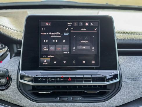 New 2025 Jeep Compass Latitude w/ Convenience Group AWD/4WD image 29