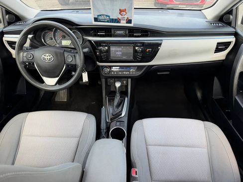 Used 2015 Toyota Corolla LE FWD image 9