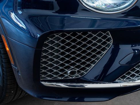 Used 2021 Bentley Bentayga image 20