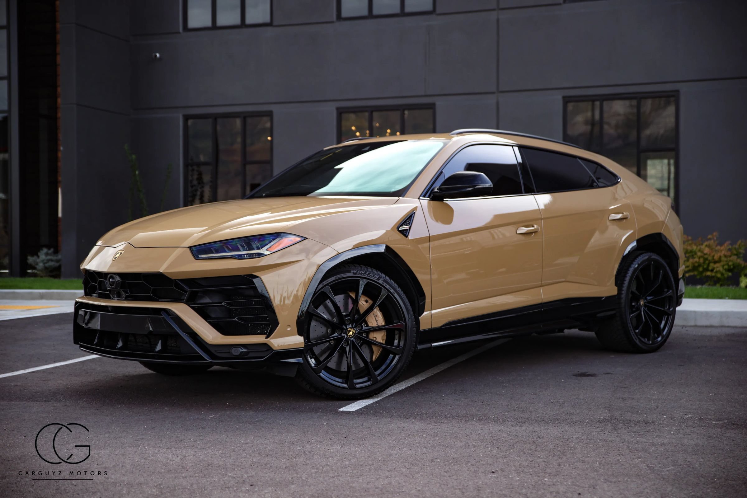 Used 2019 Lamborghini Urus AWD/4WD image 4