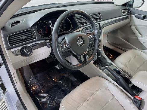 Used 2016 Volkswagen Passat 1.8T SE image 17