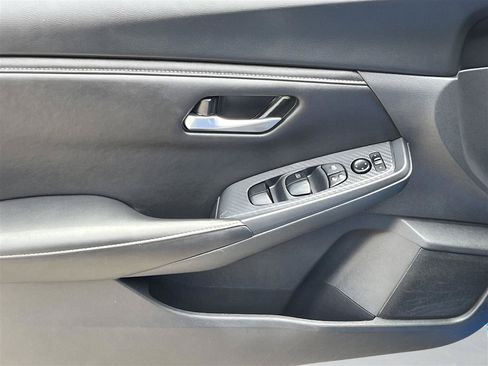 Used 2025 Nissan Sentra SV FWD image 13