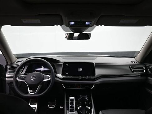 New 2026 Volkswagen Atlas Peak Edition image 10