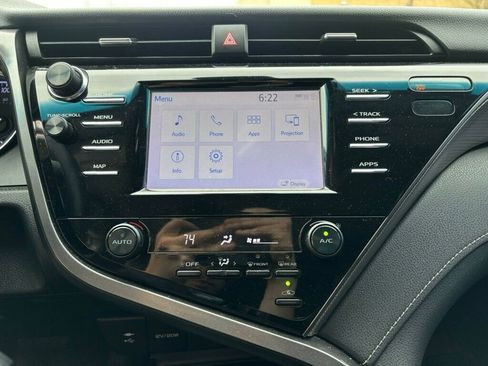 Used 2019 Toyota Camry SE image 24