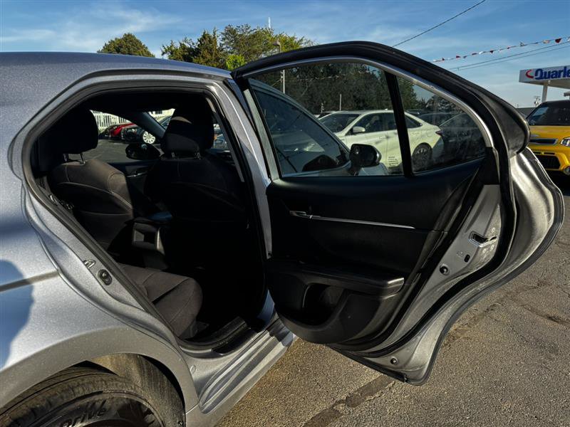 Used 2020 Toyota Camry LE FWD image 8