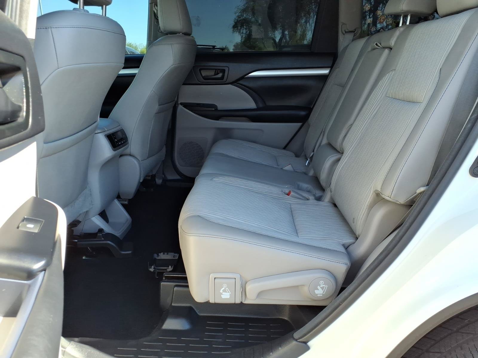 Used 2015 Toyota Highlander Plus AWD/4WD image 15