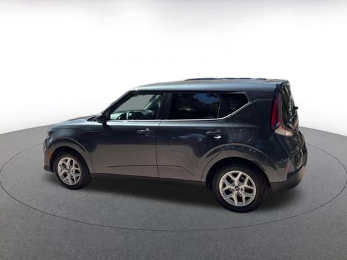 Used 2025 Kia Soul LX w/ LX Technology Package FWD image 10