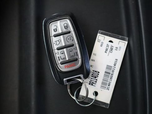Used 2018 Chrysler Pacifica Touring-L w/ Premium Audio Group FWD image 49