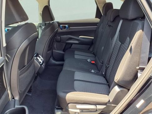 New 2026 Kia Sorento LX FWD image 16