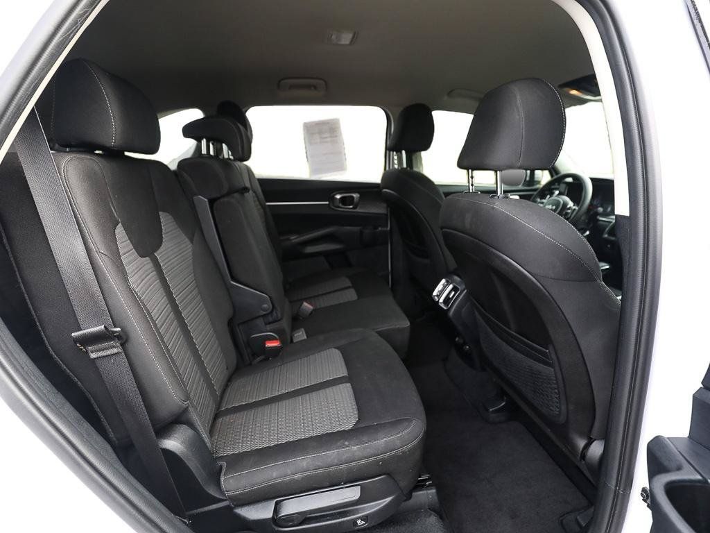 Used 2023 Kia Sorento LX FWD image 23