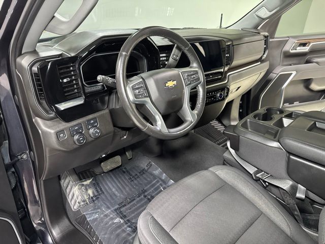 Used 2022 Chevrolet Silverado 1500 LT AWD/4WD image 12