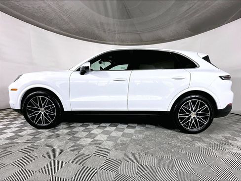 Certified 2024 Porsche Cayenne AWD/4WD image 2