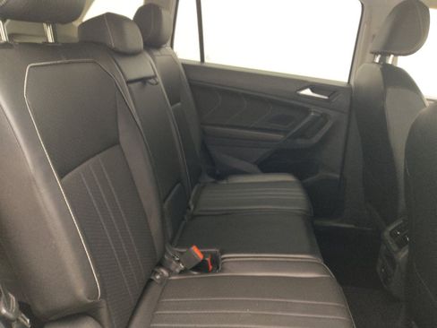 Used 2024 Volkswagen Tiguan SE FWD image 19