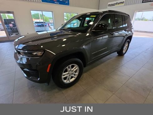 Used 2023 Jeep Grand Cherokee Laredo w/ Luxury Tech Group I AWD/4WD image 1