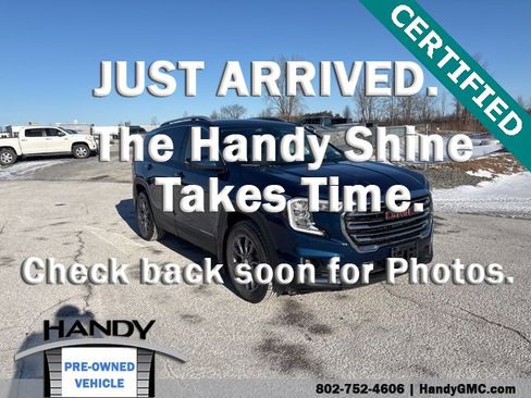 Certified 2022 GMC Terrain SLT w/ Infotainment Package II image 1