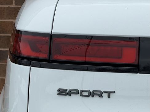 Used 2025 Land Rover Range Rover Sport SE image 25