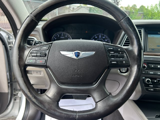 Used 2015 Hyundai Genesis 5.0 RWD image 19