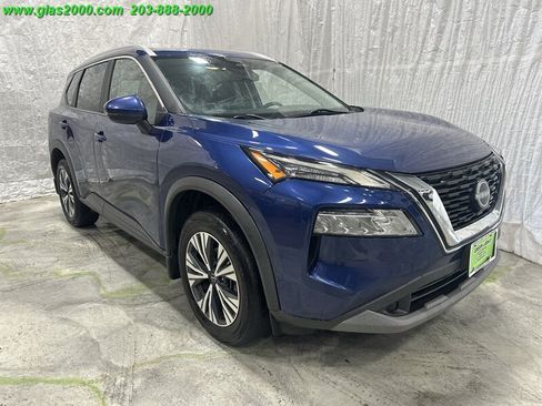Used 2023 Nissan Rogue SV w/ SV Premium Package AWD/4WD image 2