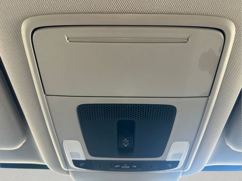 Used 2025 Honda CR-V EX image 33