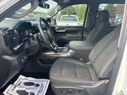 Used 2025 Chevrolet Silverado 1500 RST AWD/4WD image 24