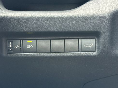 Used 2020 Toyota RAV4 XLE Premium w/ Carpet Mat Package FWD image 35