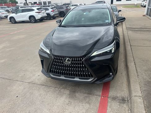 Used 2025 Lexus NX 250 FWD w/ Accessory Package (2T) image 3