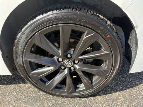 Used 2023 Toyota Corolla SE w/ SE Premium Package image 19