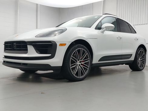 Certified 2025 Porsche Macan S AWD/4WD image 1