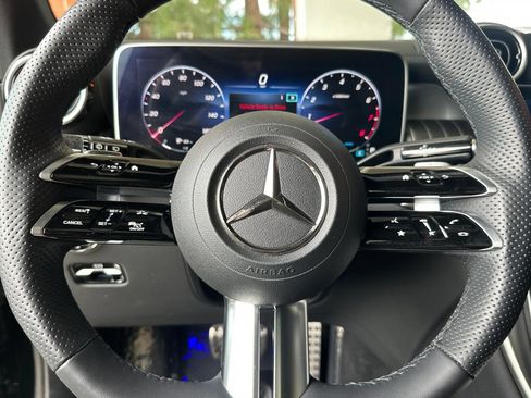 Used 2023 Mercedes-Benz GLC 300 4MATIC image 34
