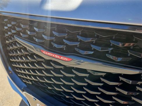 Used 2023 Chrysler 300 S image 30