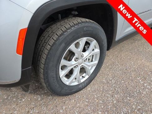 Used 2023 Jeep Grand Cherokee L Limited w/ Trailer Tow Group (B) image 16