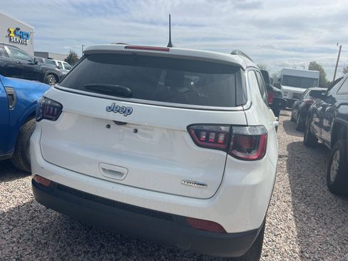 Used 2022 Jeep Compass Latitude w/ Sun and Sound Group image 5