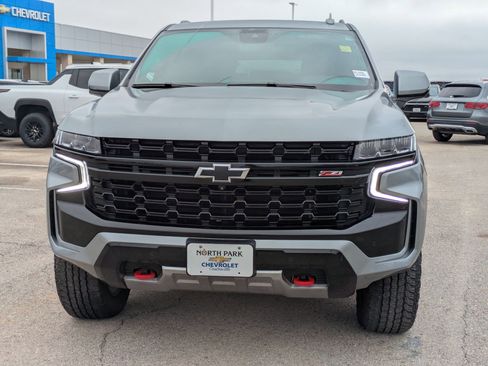 Certified 2024 Chevrolet Suburban Z71 w/ Luxury Package image 8