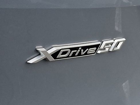 Used 2024 BMW iX xDrive50 w/ Sport Package AWD/4WD image 27
