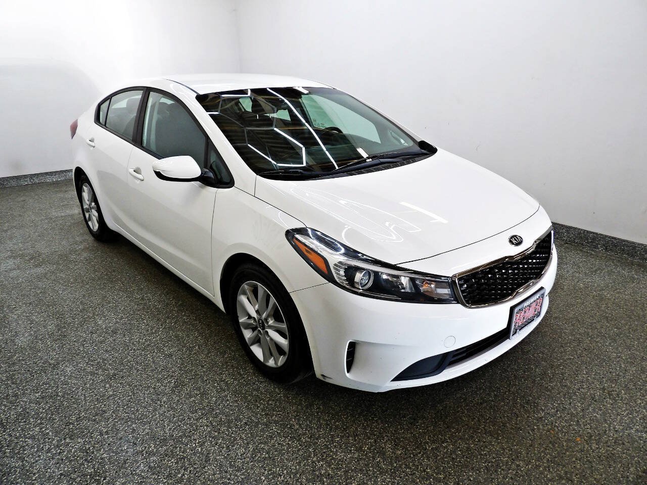 Used 2017 Kia Forte S FWD image 3