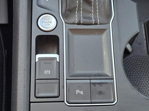 Used 2021 Volkswagen Atlas SE w/ Panoramic Sunroof Package image 21